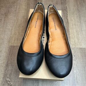 Lucky Brand black leather ballet flats‎ fit like a size 7
